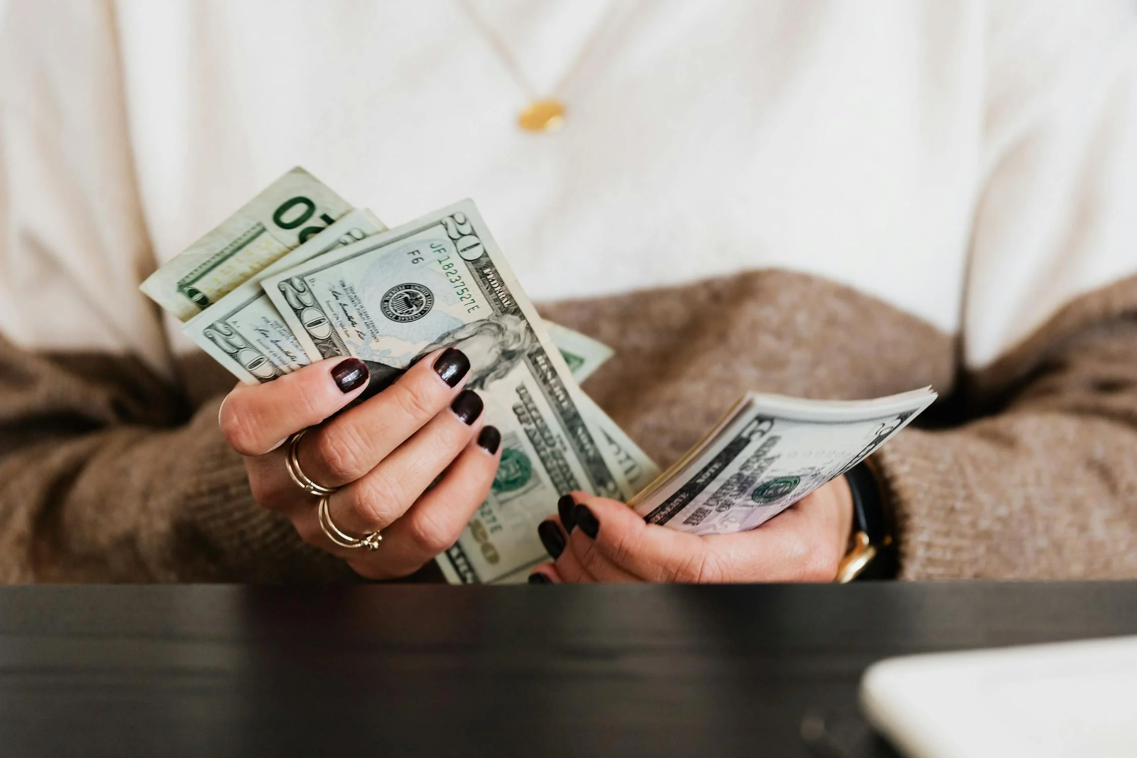 7 Habits of People Who Always Have Money Left Over
